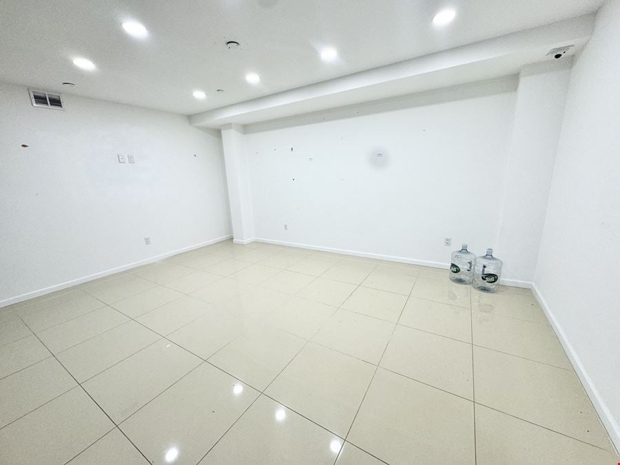 Retail space for lease in Long Island City - new building Approximately 3200 sq ft
