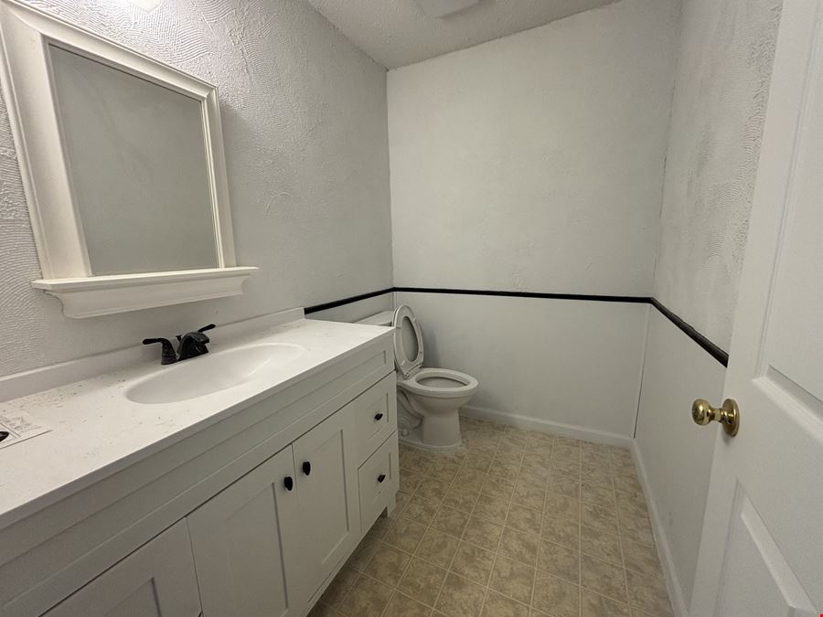 101 Nightingale Ln