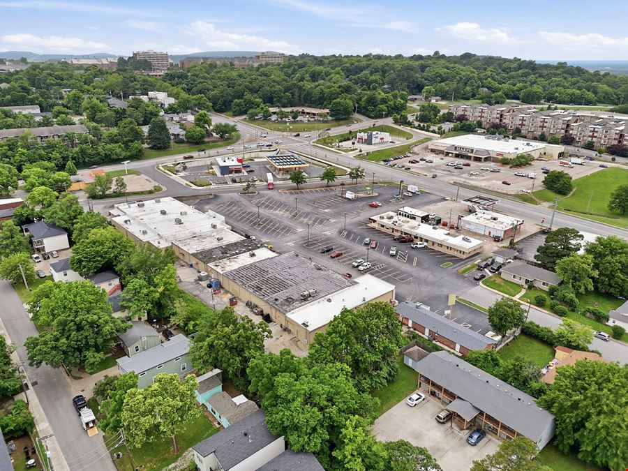 Oak Plaza