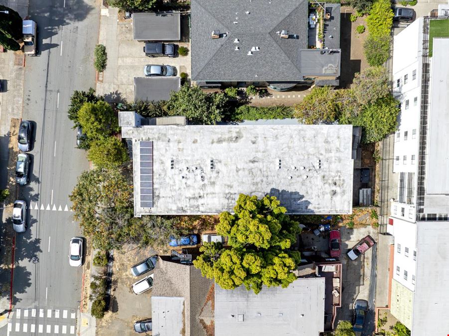 2741 Dwight Way