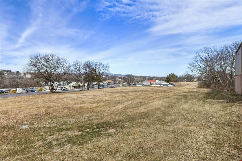 Northern 1-Acre Commercial Lot in Broadway