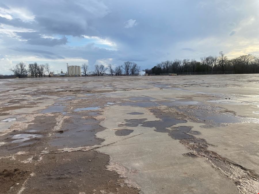 300k SF All-Weather Slab on 159 Acres