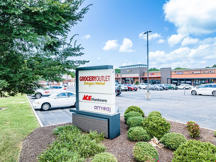LaMonticello Shopping Center