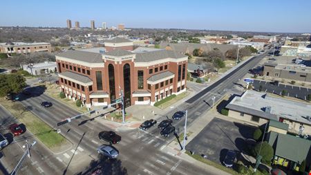Preview of Office space for Rent at 400 W Oak St