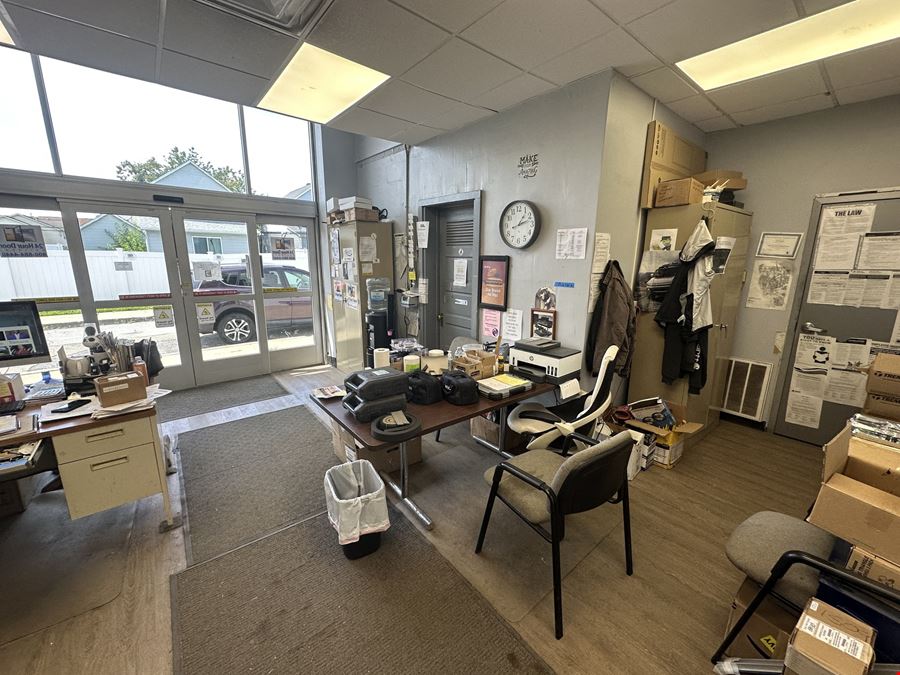344 Sycamore St - 8,162± SF Industrial/Warehouse Facility on 0.34± Acres