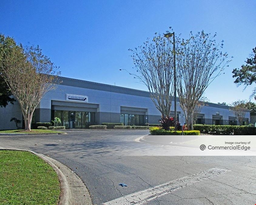 Airport Commerce Center VI
