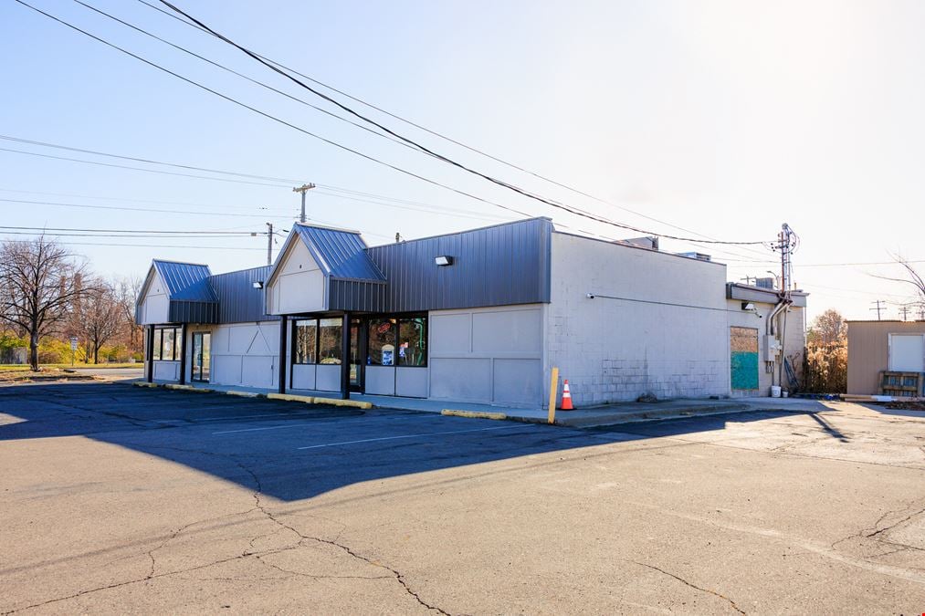 901 Trowbridge Rd