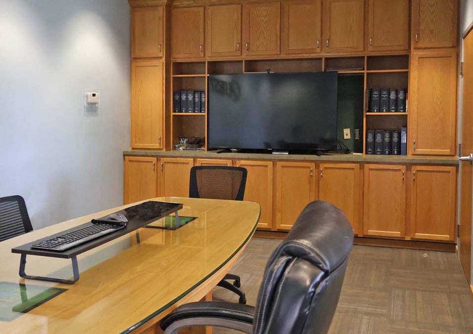 106 W Tolles Dr