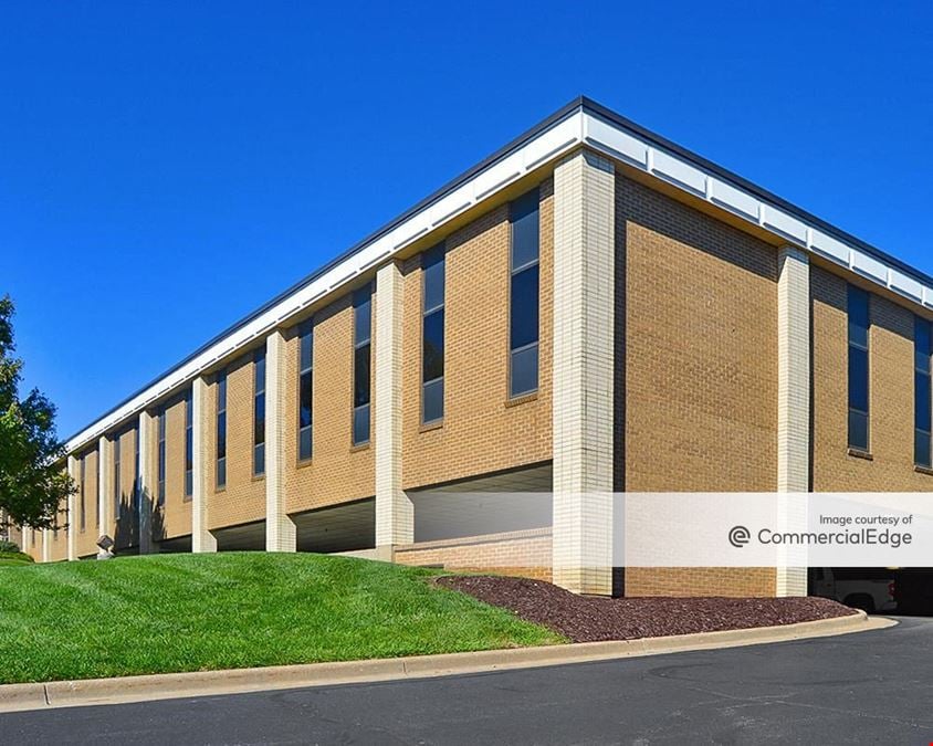 Cloverleaf Building 6