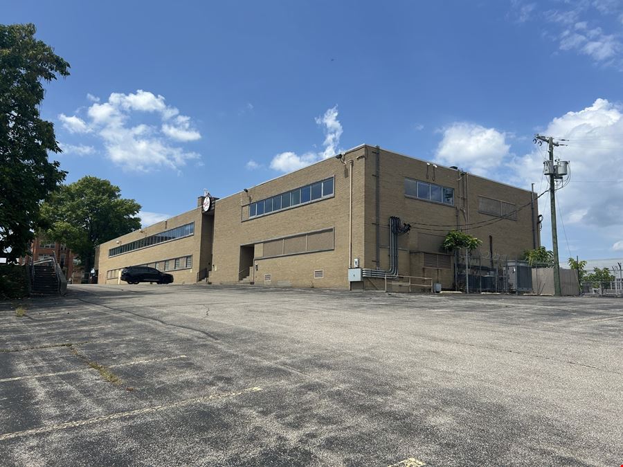 2800 Gilbert Ave