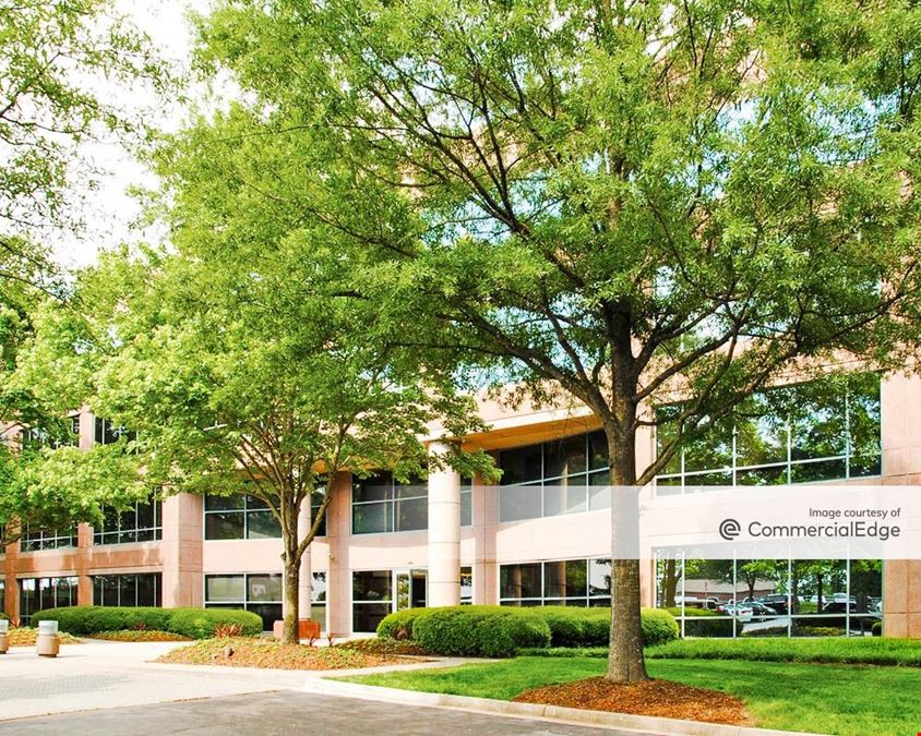 One Barrett Lakes Center