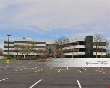 2000 Midlantic Drive