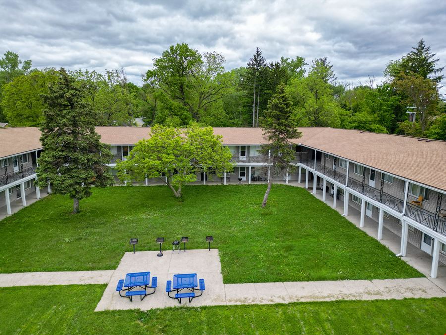 Courtyard Apartments