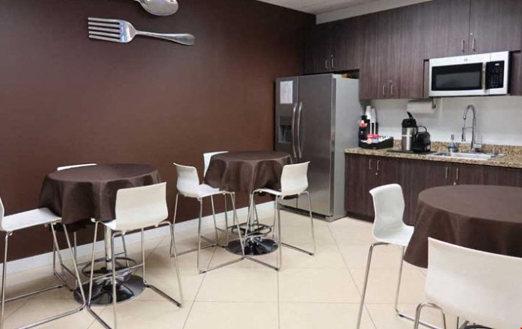 Hampton Business Center - Pines - Hampton Business Center-Pines