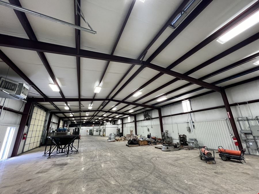 20,834SF BLDG, 76,535SF Lot (1.757 Ac) Ind Warehouse, 12080 FM 3083, Conroe, TX, 77301