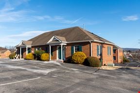 NICE OFFICE SUITE AVAILABLE IN HIGH TRAFFIC LOCATION