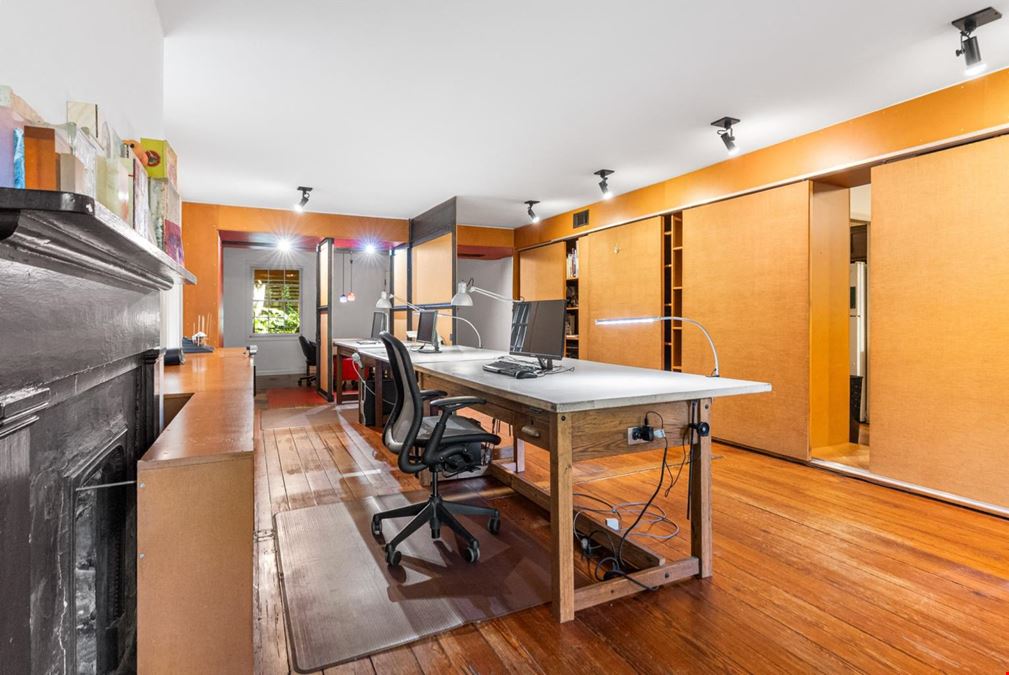 216 E. Gaston Street, Garden Level