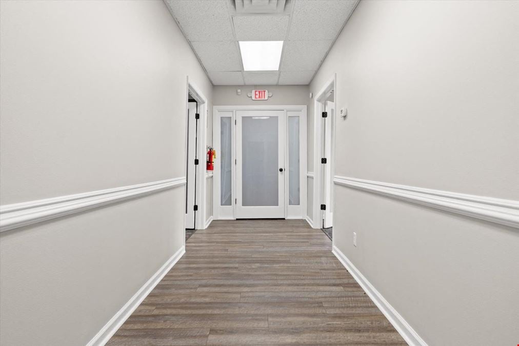 2 Executive Suites 