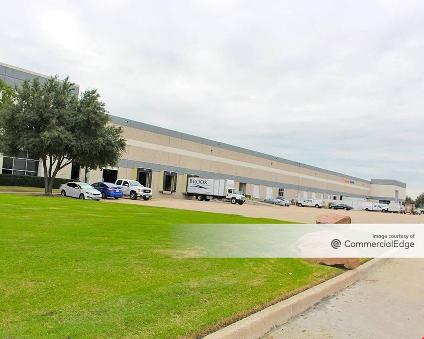 Luna Distribution Center - 2100 Luna Road