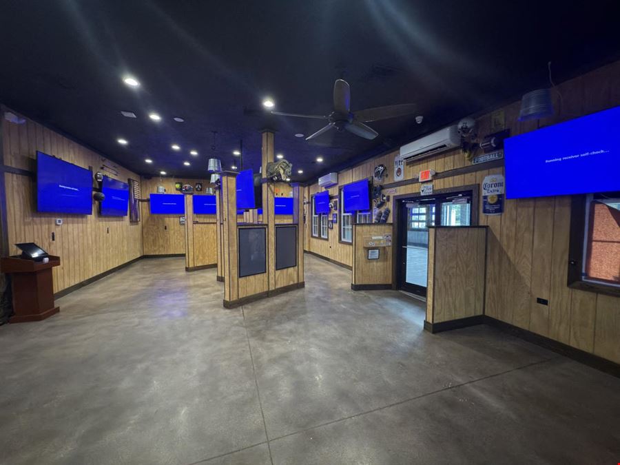 Freestanding Turn-Key Restaurant in Affluent Palm Harbor