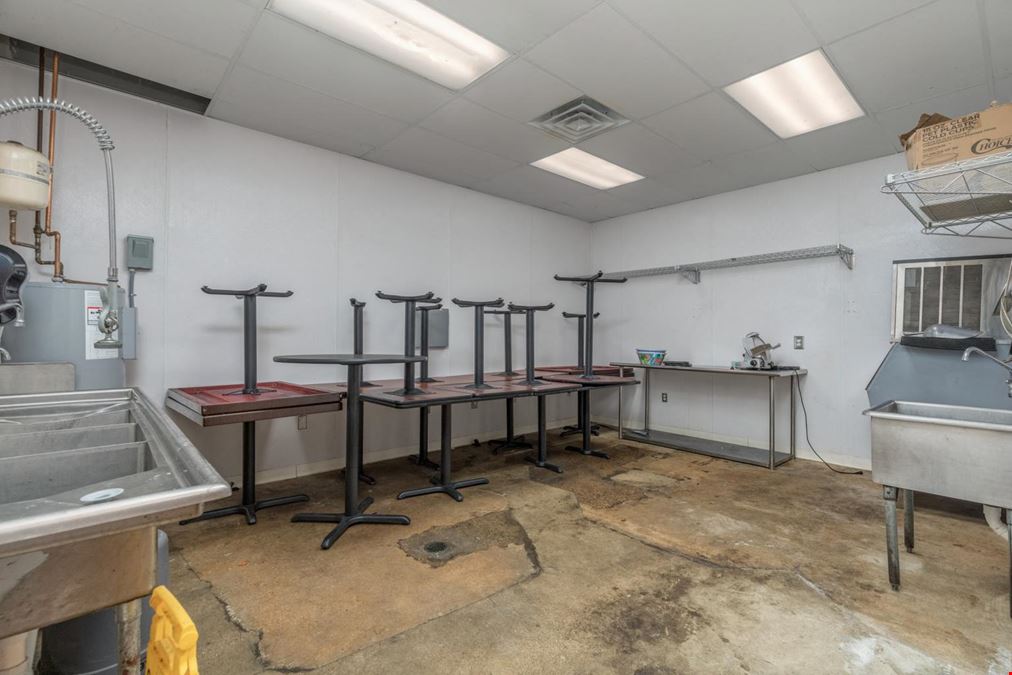 Turnkey Café/Restaurant Opportunity – 3137 Olive