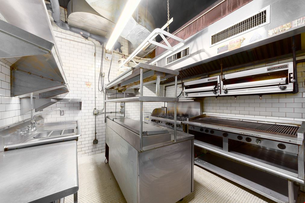 2,000 SF | 457 3rd Avenue | Park Slope Restaurant/Retail Space + 1,000 SF Backyard for Lease