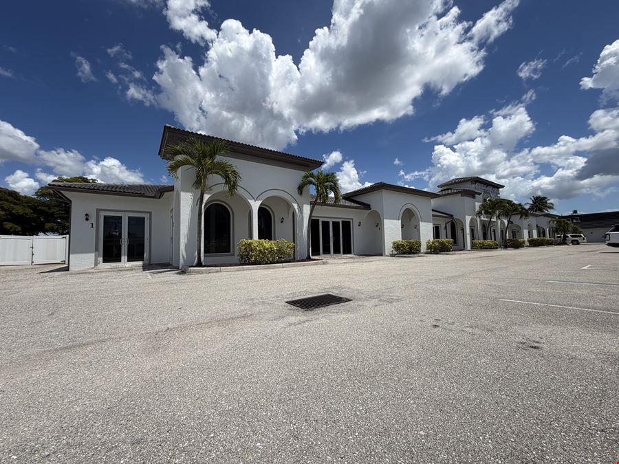 3321 Del Prado Blvd. S