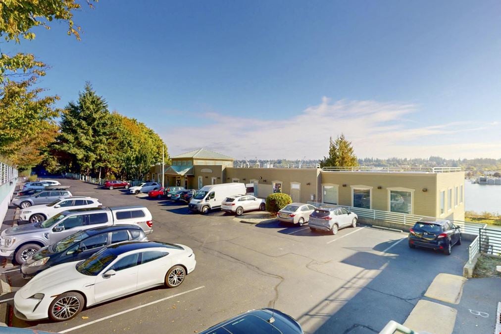 324 W Bay Dr NW