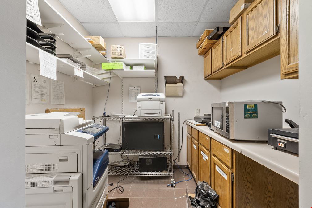 Retail/Office Space - 317 Cedar Ave S