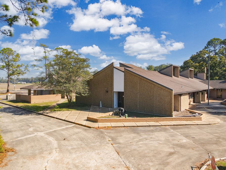 First-Class Training Facility on ±77.01 Acres