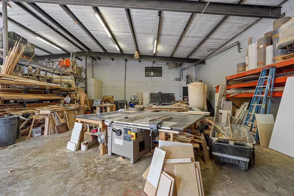 ±3,900 SF Warehouse for Lease in Dallas, TX