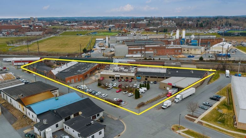 Preview of Industrial space for Rent at 1140 Garfield Ave