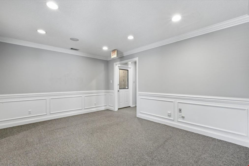 10375 Ford Ave