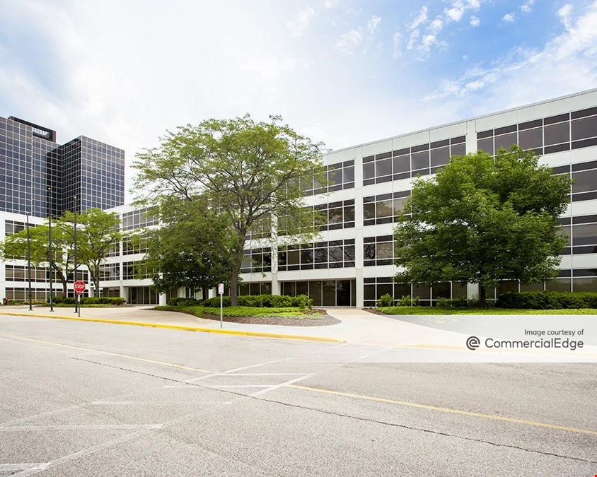 Schaumburg Corporate Center - 1501 East Woodfield Road