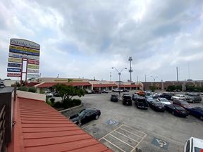 Oakridge Square Shopping Center