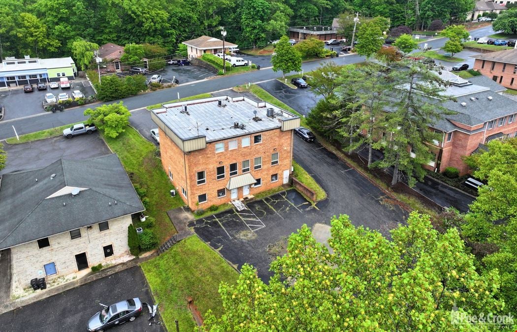 1945 Thomson Drive