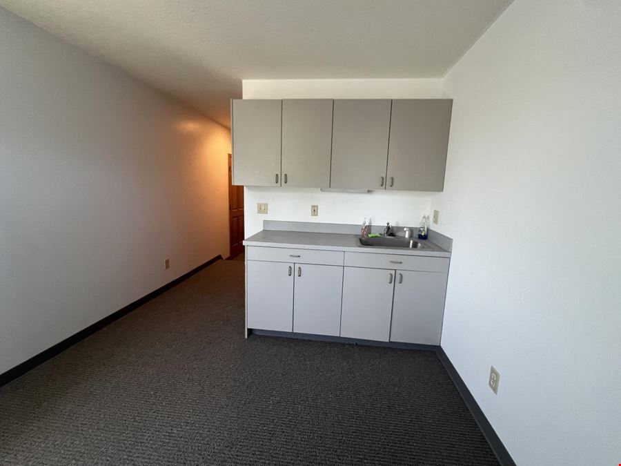 830 E Johnstown Rd