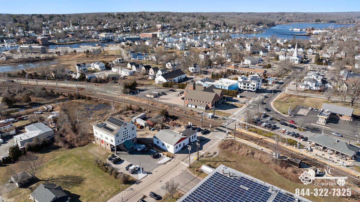 4 Broadway Avenue Groton CT 