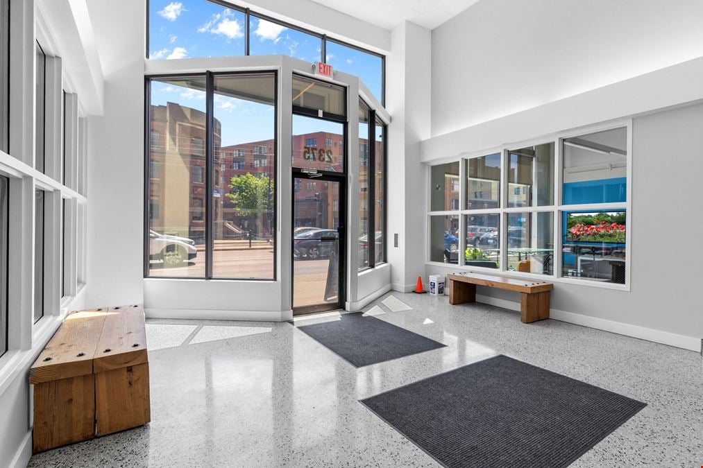 2375 University Ave W