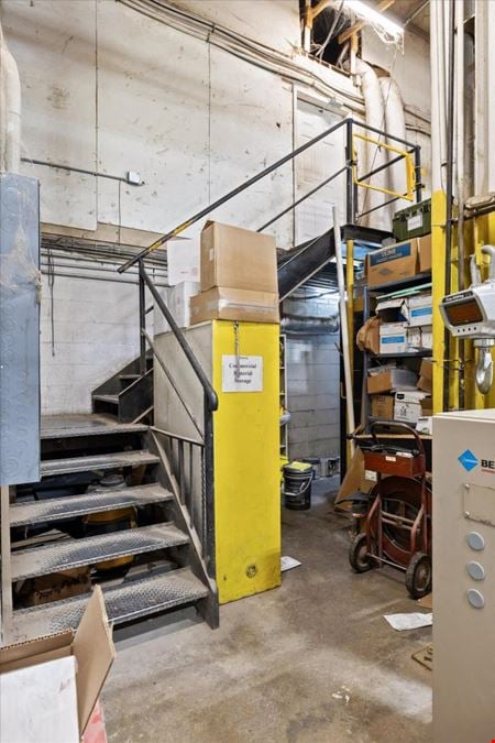 Conditioned Industrial Facility with 8 Cranes