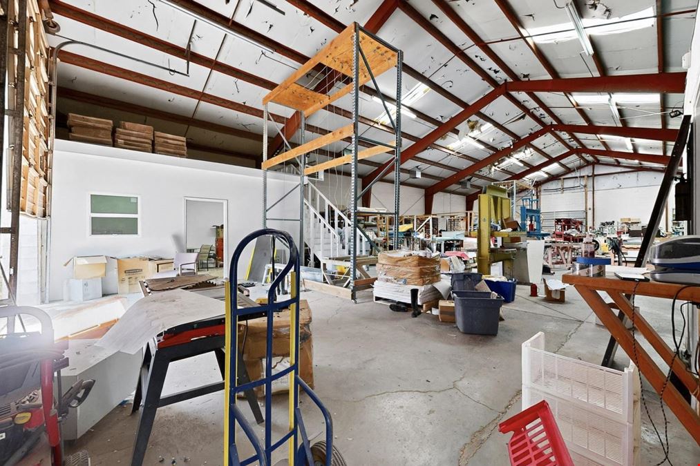 Bite Size ClearSpan Industrial Gem Near the Big I