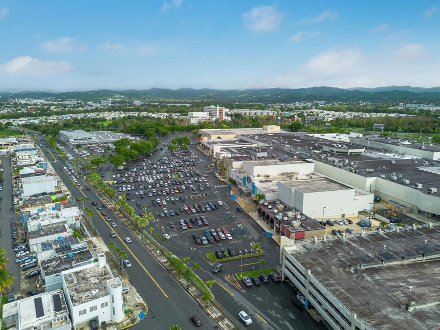 Retail Mixed Use at Carolina