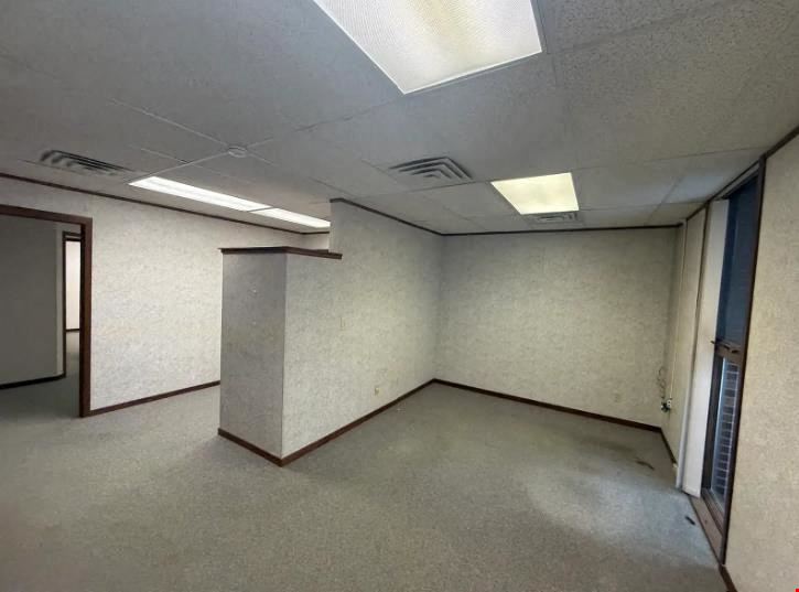 Office Suites for Lease in University Commerce Park - Okemos