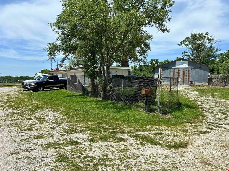 COMMERCIAL SPACE FOR SALE IN WEST-CENTRAL SPRINGFIELD