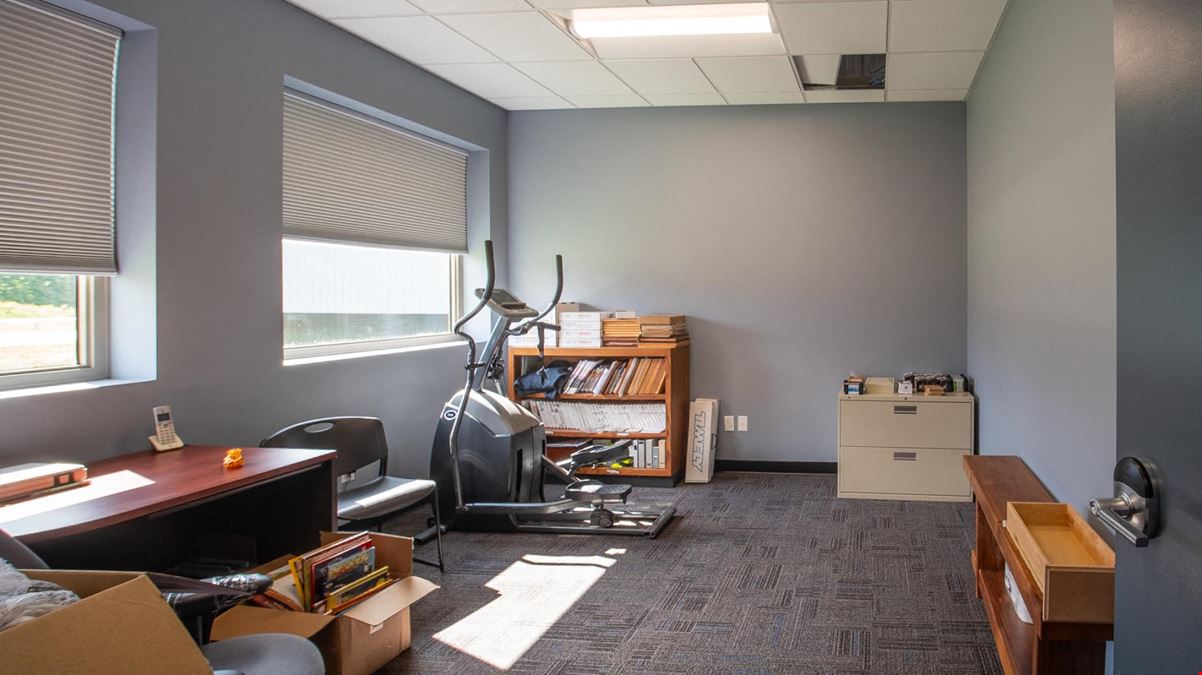 Premier Warehouse near Airport - Like New Condition 