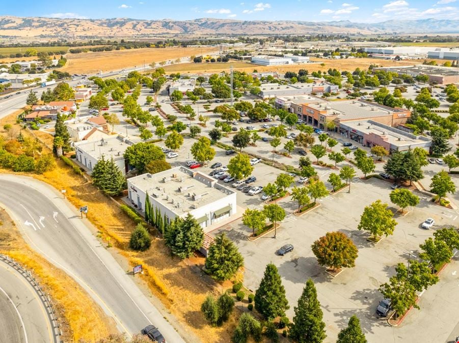 Leslie’s Pool Supplies & Shops at Gilroy Crossing