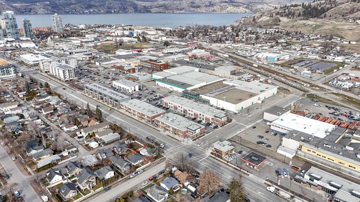 In-line industrial unit in the Clement Business Park with frontage along Vaughan Ave.
