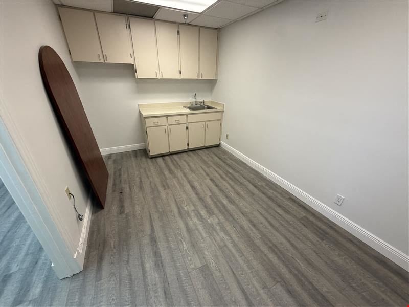 2692 SF Suite 600 Professional and Medical Office Space