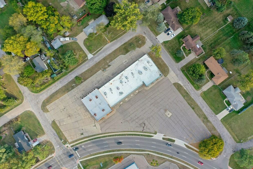 38116-38160 Southbound Gratiot Avenue