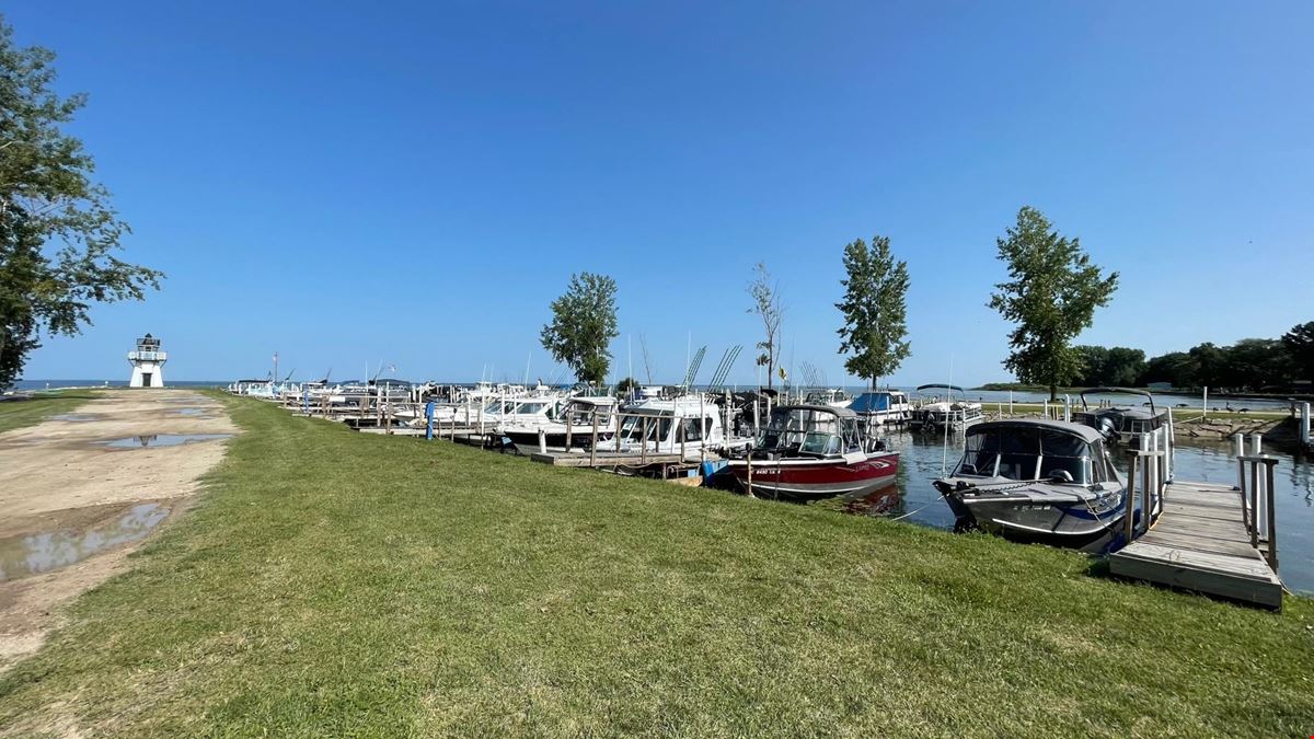 Pointe Au Gres Marina & Campground 